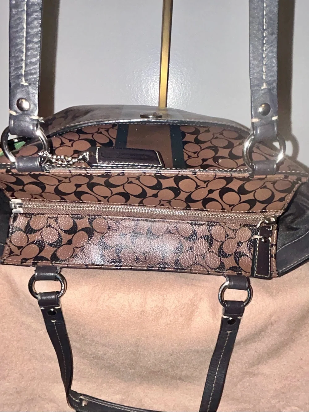 Coach Chelsea Heritage Stripe Signature Tote. Mint Condition